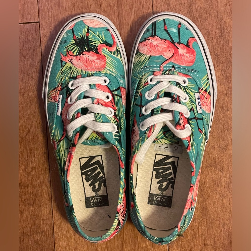 VANS Flamingo 🦩 Sneakers - SIZE 6